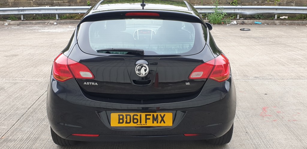 VAUXHALL ASTRA 1.6 EXCLUSIV 5DR