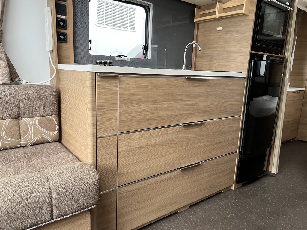 ADRIA ADORA THAMES 613 UT 4 Berth Fixed bed Awning