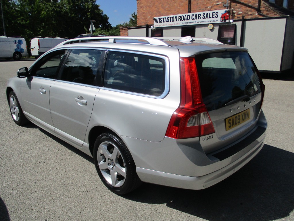 VOLVO V70 2.4 D SE LUX 5DR Automatic