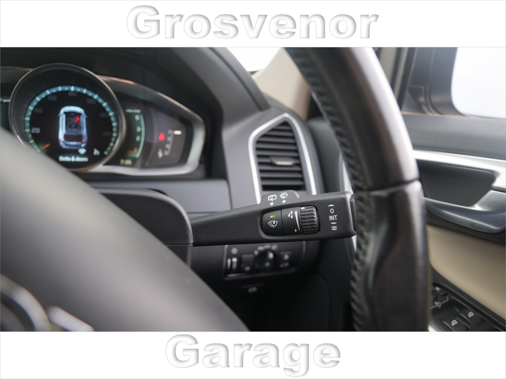 VOLVO XC60 2.4 D5 SE LUX NAV AWD 5DR Automatic