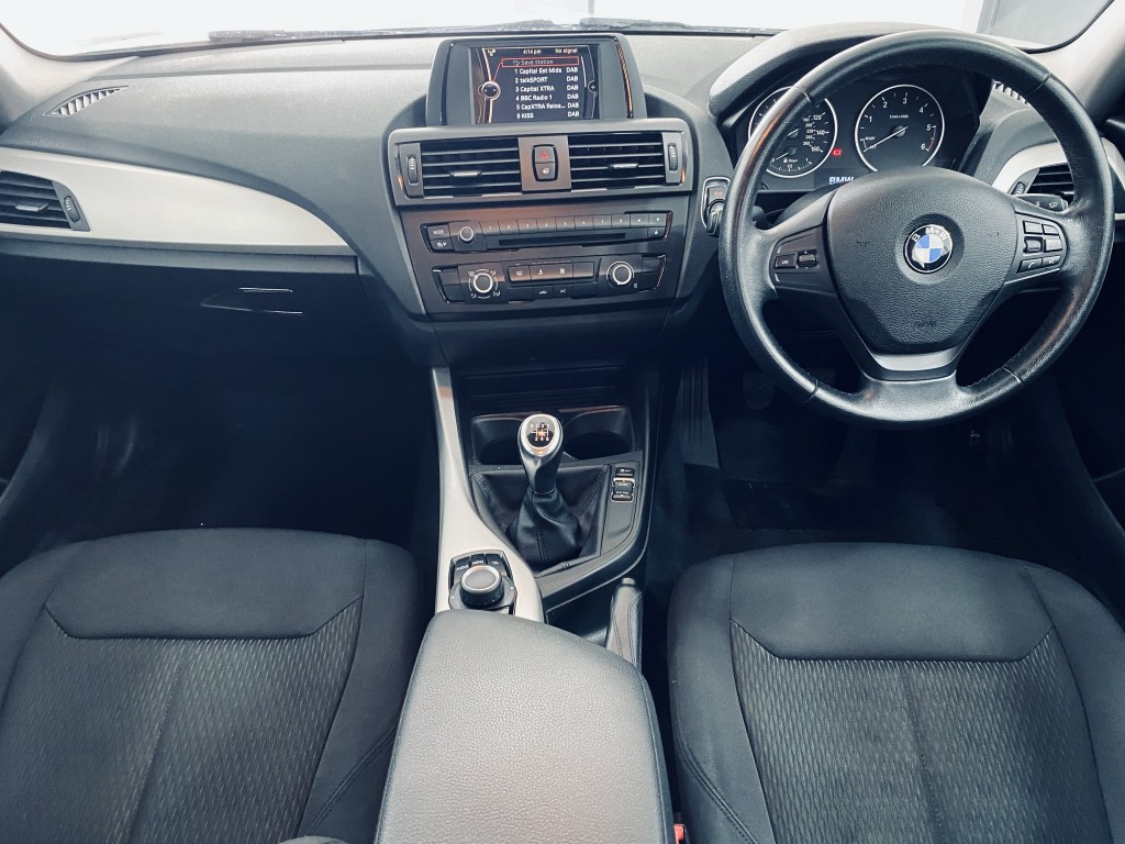 BMW 1 SERIES 2.0 116D SE 5DR Manual