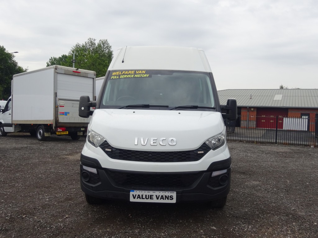 IVECO DAILY MWB WELFARE VAN 2.3 RWD 35S13V (WITH TOILET)  **65k MILES** - FSH