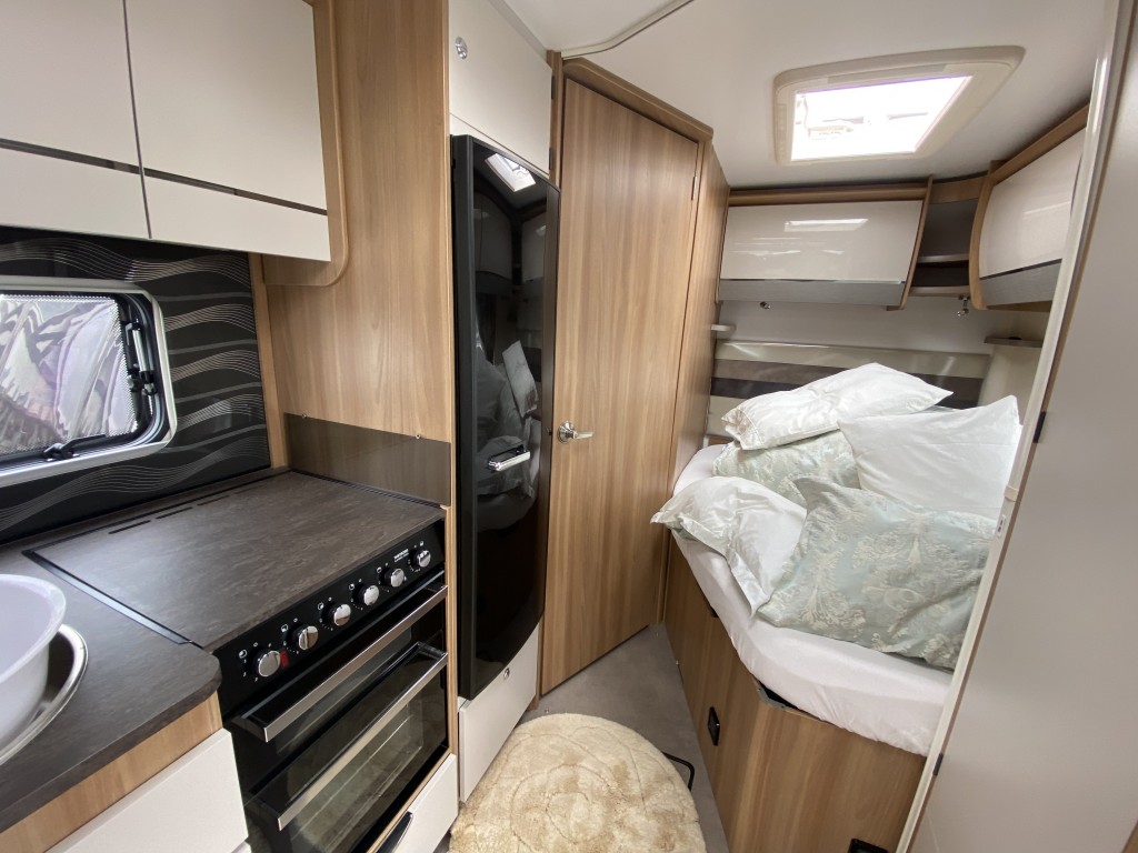 BAILEY AUTOGRAPH 74-2 4 Berth Fixed bed