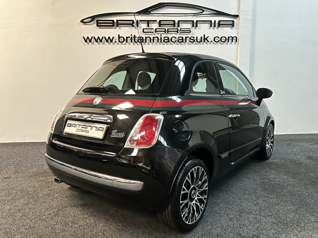 FIAT 500 0.9 BY GUCCI 3DR Manual