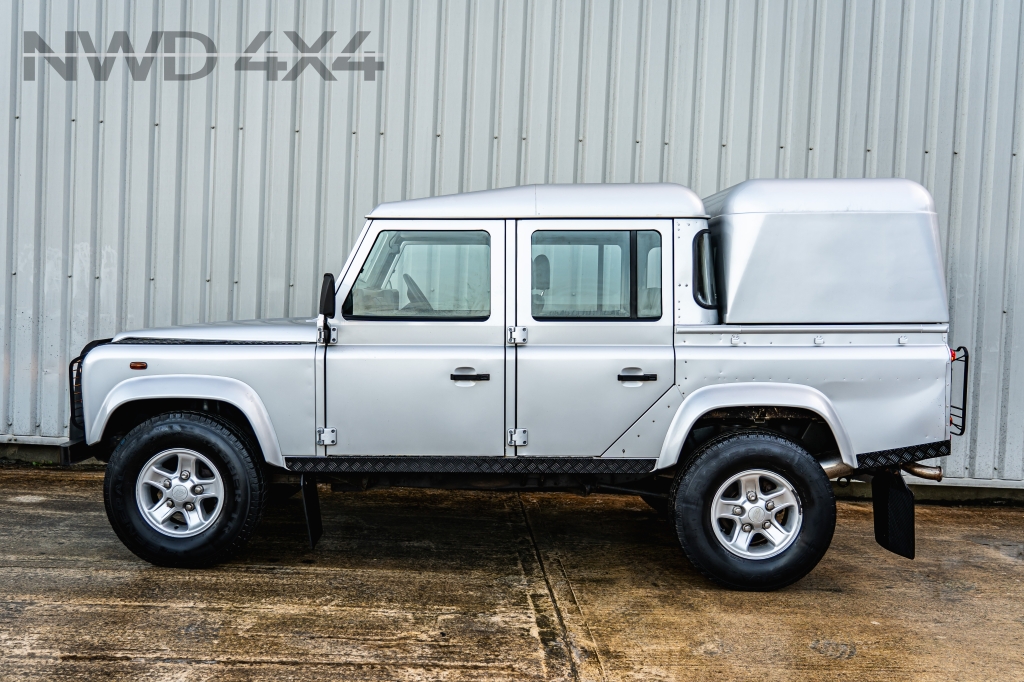 Used LAND ROVER DEFENDER 2.5 110 TD5 SILVER DOUBLE CAB 4DR Manual in Lancashire