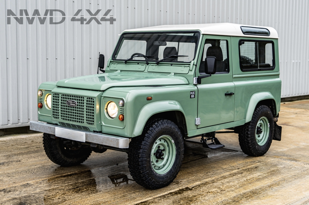 Used LAND ROVER DEFENDER 90 2.5 90 CSW TD5 Manual in Lancashire